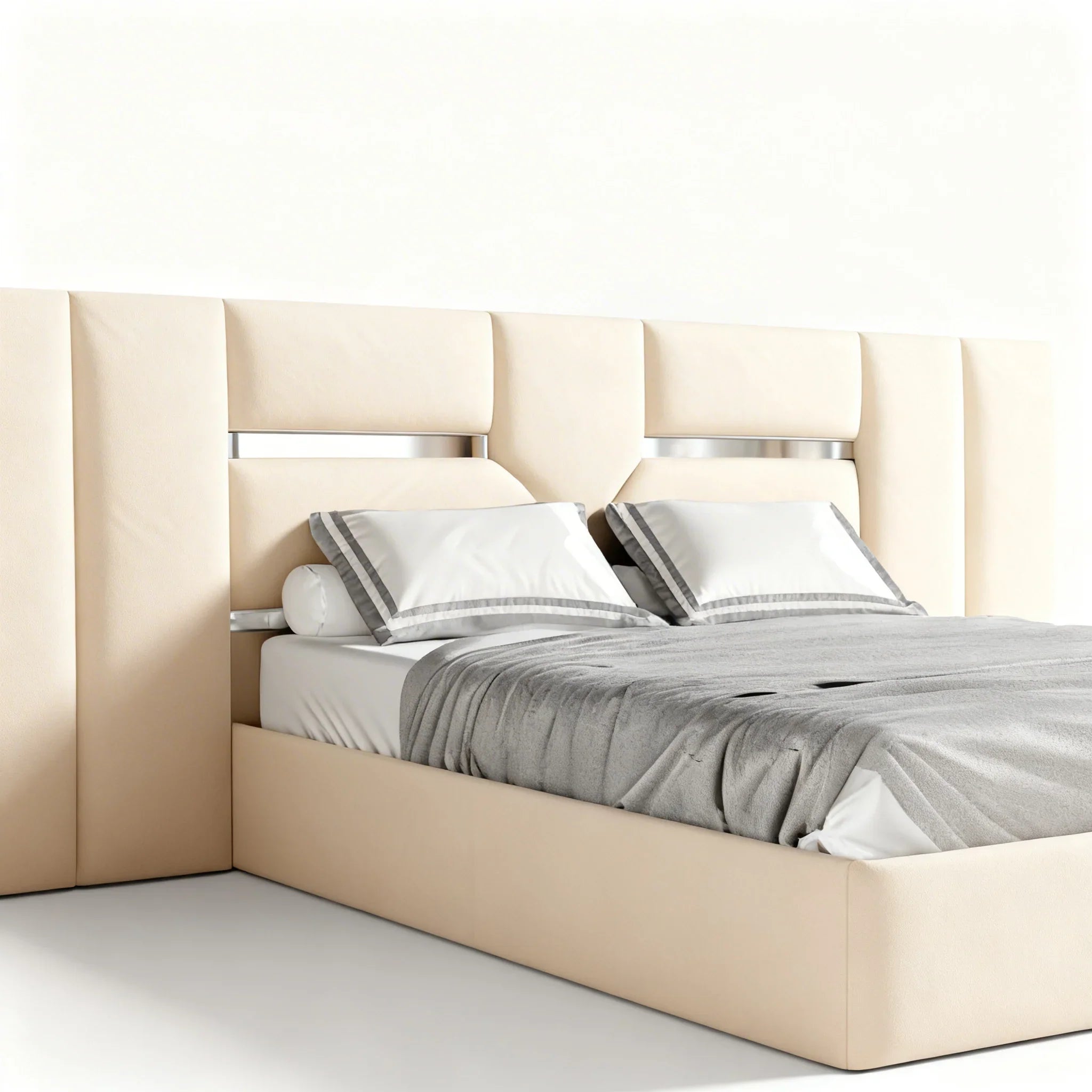 Cama estofada moderna bege com cabeceira alta e detalhes metálicos, roupa de cama cinza