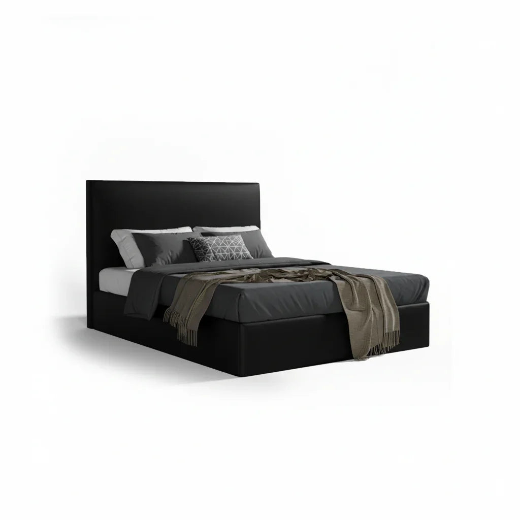 Cama estofada moderna preta com estrado, roupa de cama cinza e almofadas decorativas